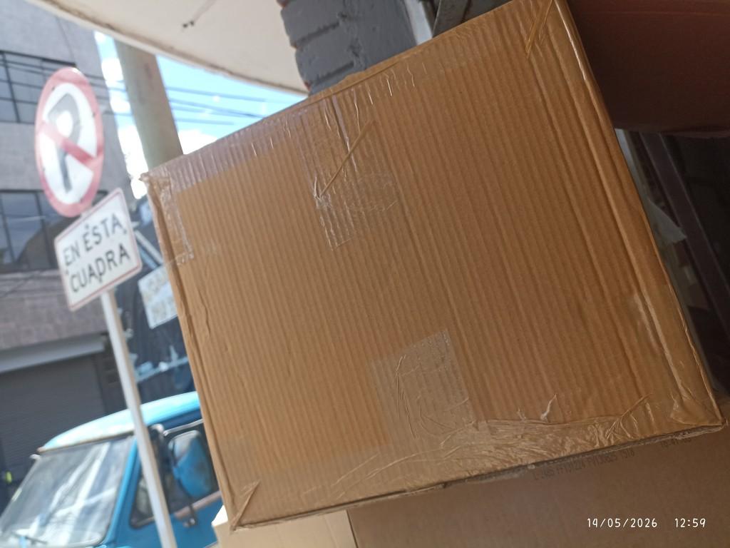 Caja amarilla 40*40*32