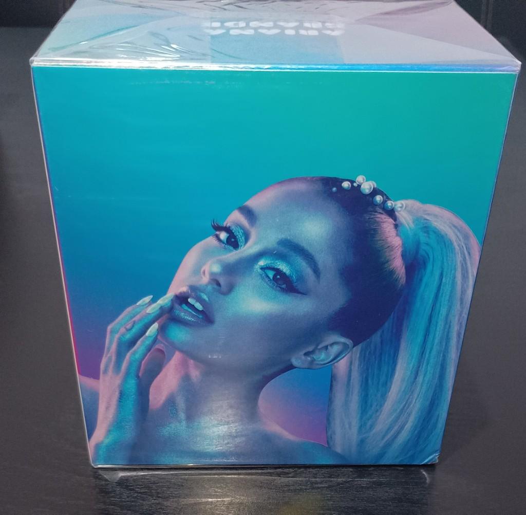Miniatura 3 de Ariana Grande cloud Dama