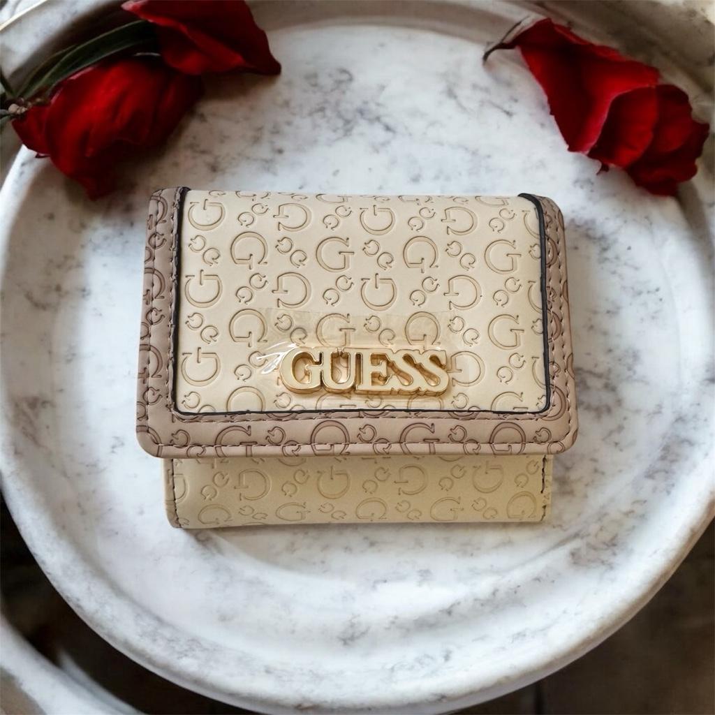 Billetera triptica Guess