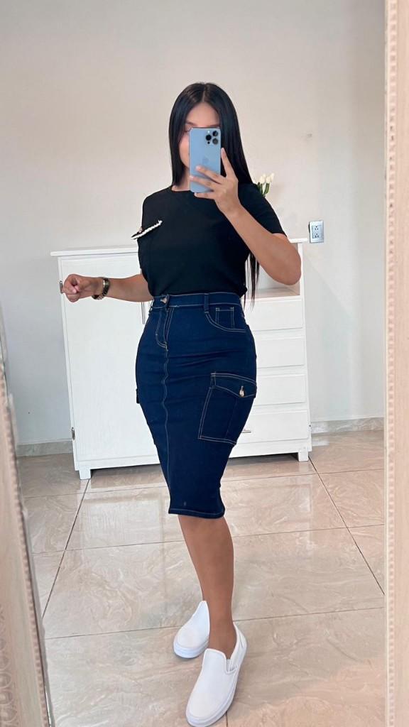 Falda Tipo Cargo Azul Oscuro 3/4