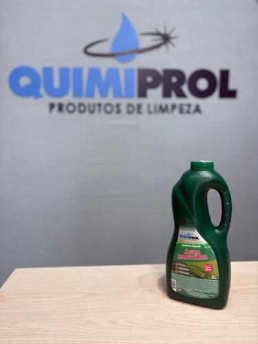 Água sanitária 2L