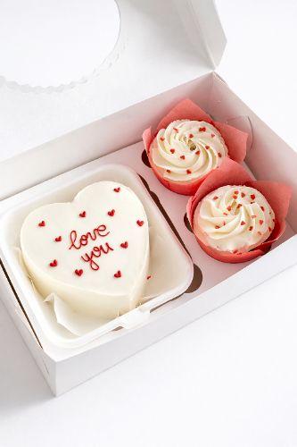 Mini Love Cake + 2 Muffins
