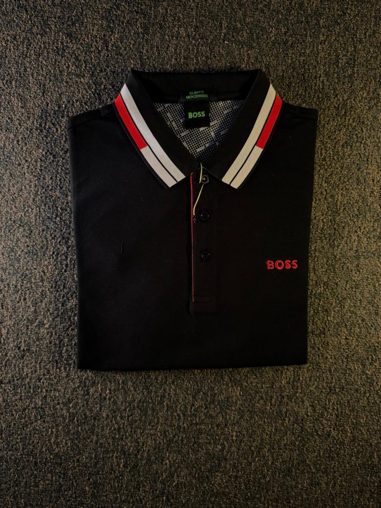 Boss negra con Rojo