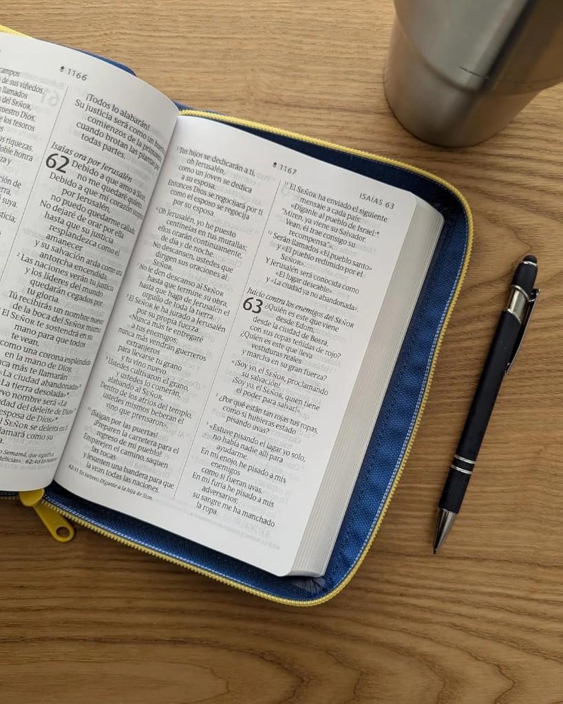 Miniatura 2 de Biblia Compacta NTV, Azul Letra Gigante con Cierre