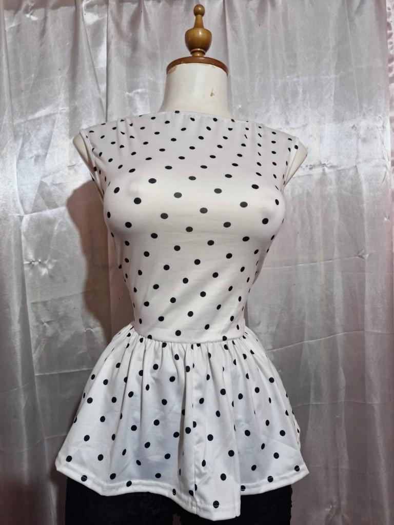 Blusa bn puntos con olan