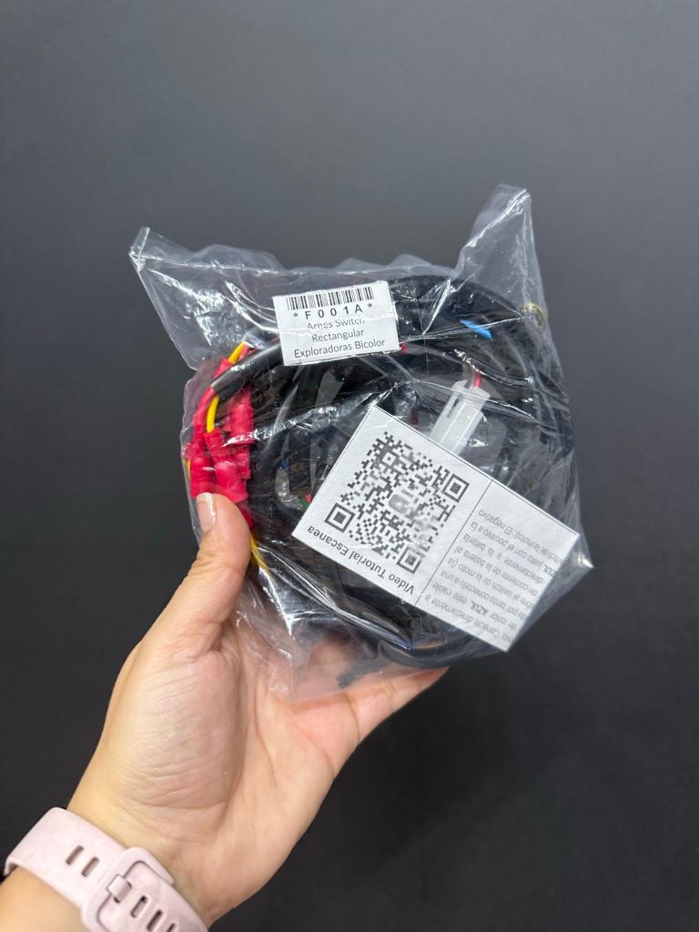 Arnés para exploradoras botón cuadrado