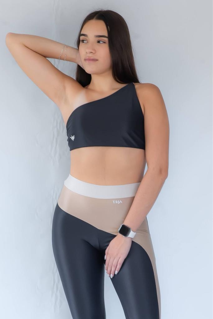 Conjunto preto e nude