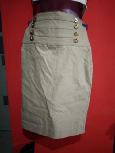 *Falda beige larga talla ch