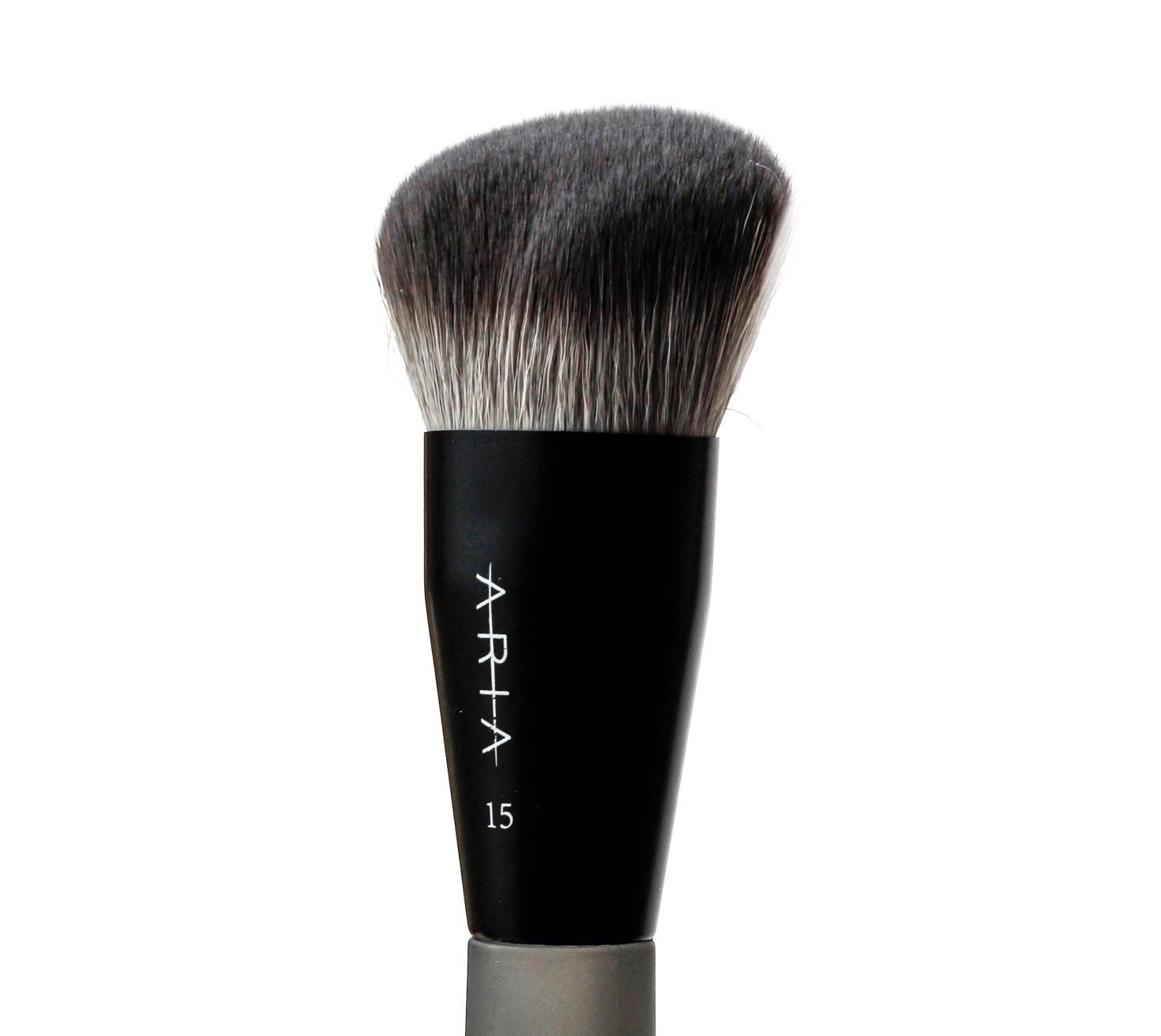 Brocha para base. Aria Cosmetics