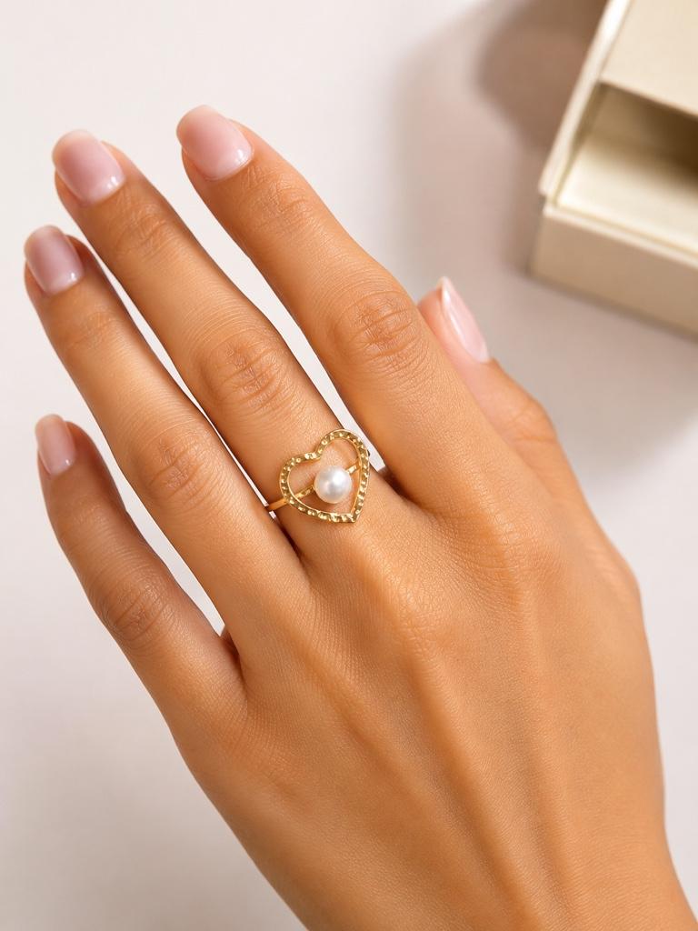 Anillo de corazón con perla
