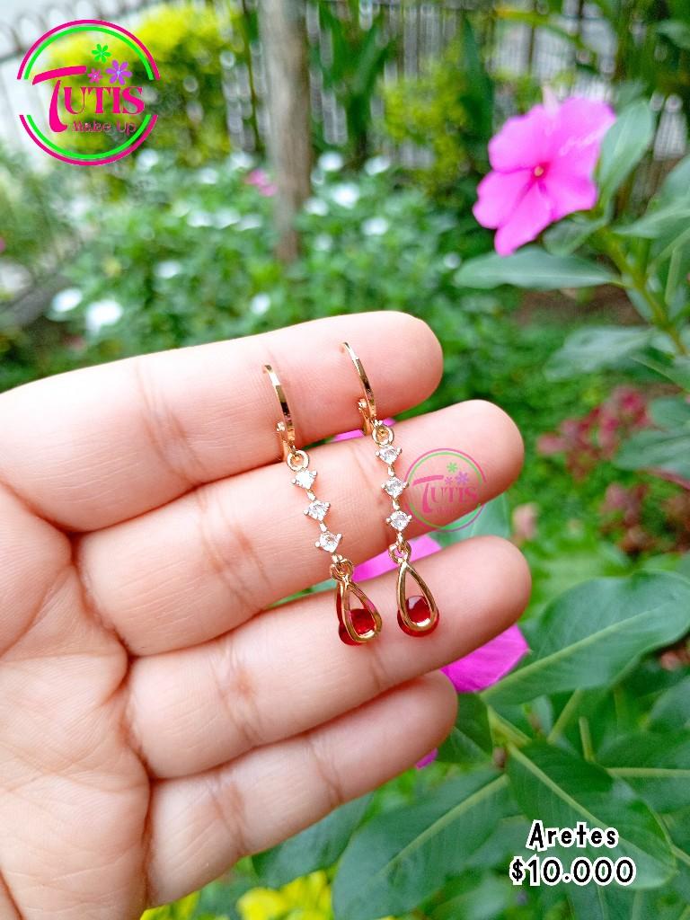 Aretes Covergold Cristal Rojo y Transparente
