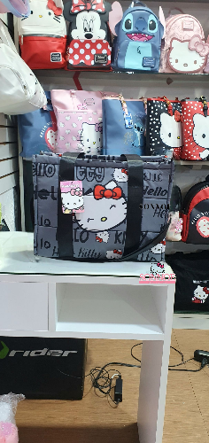 Bolso tote puffer multifuncional Hello kitty negro