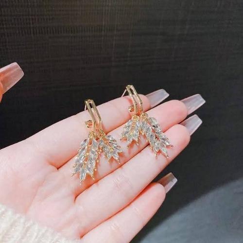 Aretes corenos🇰🇷💗 hoja colgante.