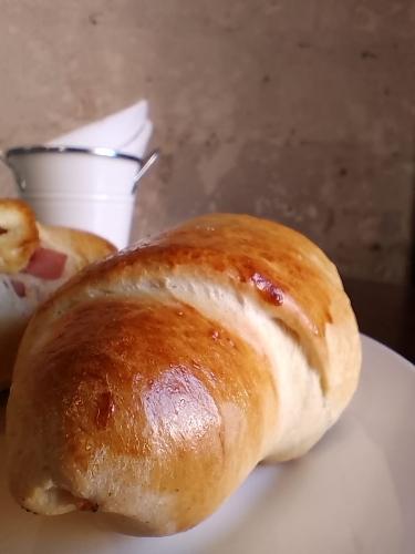 Cachito Jamón y Queso Crema