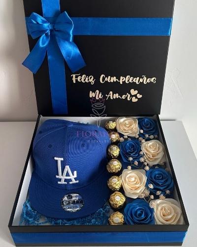 Caja con una Gorra