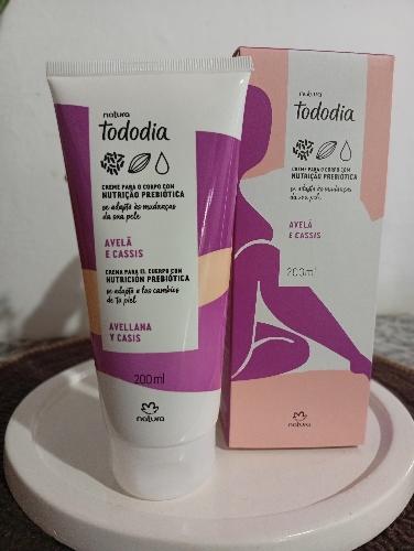 Crema corporal AVELLANA Y CASIS 200ml