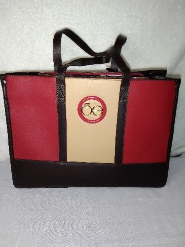 Cloe Tote atemporal