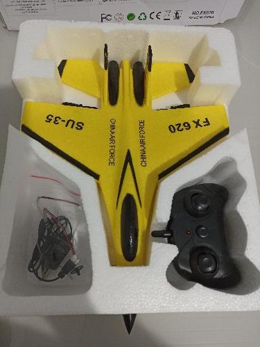 Avião de controle remoto