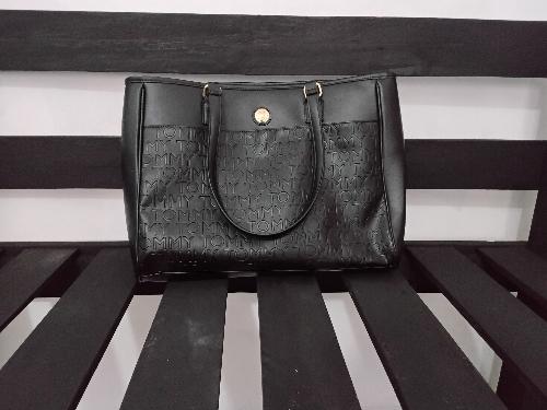 Bolsa Tommy Hilfiger  grande negro
