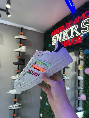 Adidas superstar