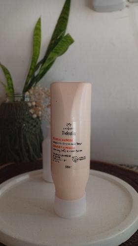 Crema para peinar TODODIA nutrición durazno y almendra