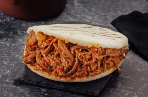 AREPA DE CARNE