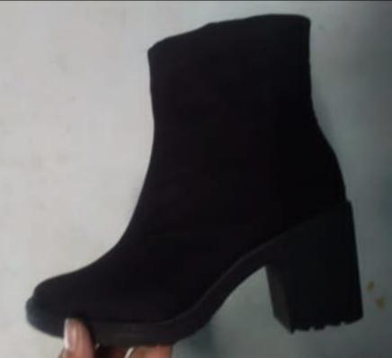 Botines de mujer color negro