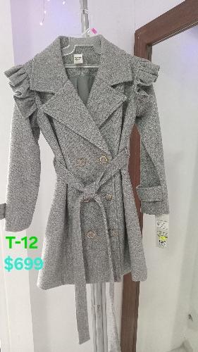 Abrigo gris T-12 botones dorados
