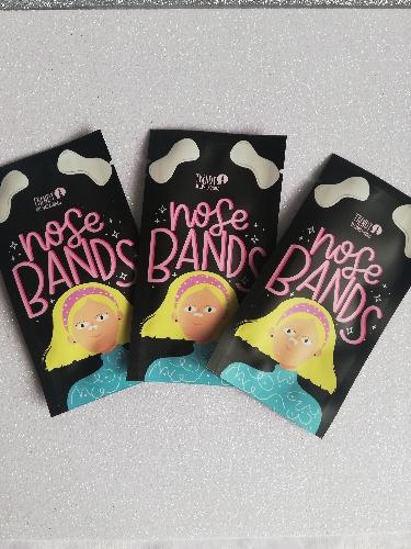 Bandita nariz puntos negros 