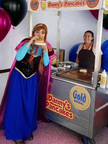 COMBO HAMBURGUESA & MINI PANCAKES Q2,800