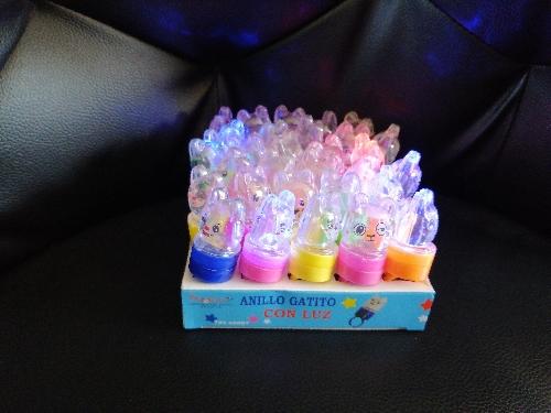 Anillo gatito con luz