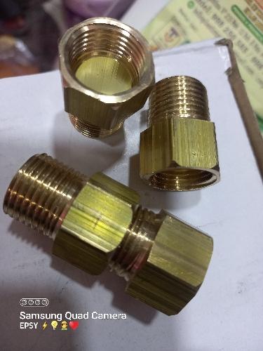 Adaptador bronce grande-pequeño 6