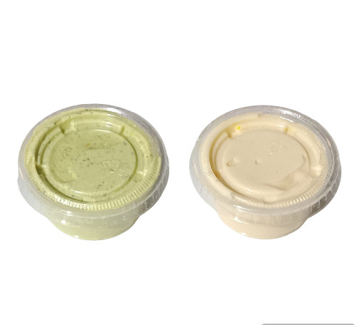 1 Crema de rocoto y perejil y 1 Crema de ajo