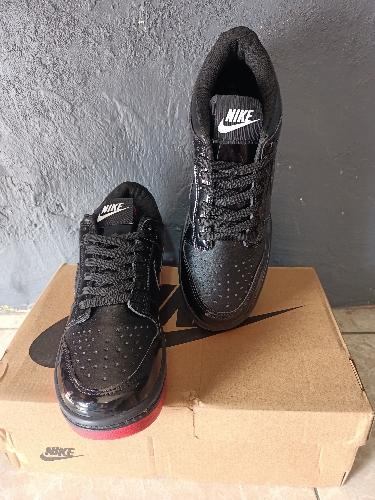  NIKE DUNK Negro/Charol
