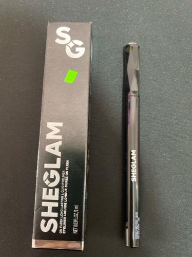 Delineador on Fleek sheglam 