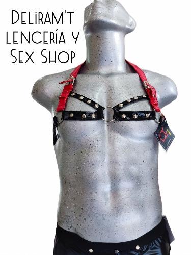 Arnés con correas ajustables