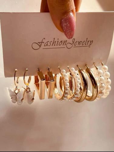 Aretes dorados perlados✨