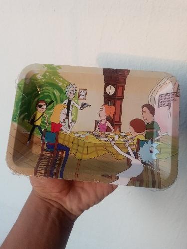 BANDEJA CHICA RICK Y MORTY FAMILIA 18X12CM
