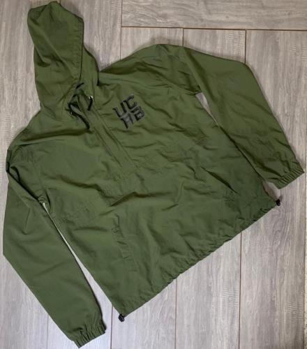 Cortaviento UCAB army (talla M) 