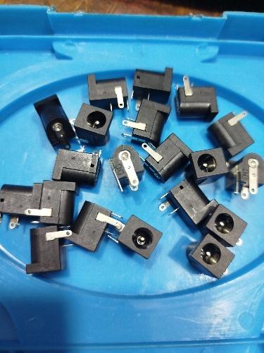 Conector de corriente DC 12v para piano