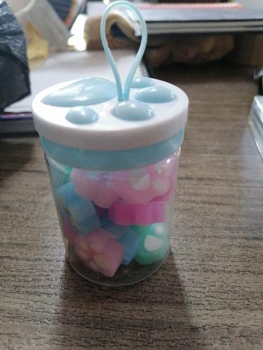 Bote con gomas en forma de garra