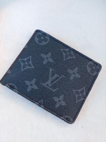 Cartera lv logos negra