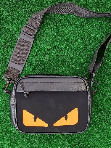 Bandolera fendi ojos