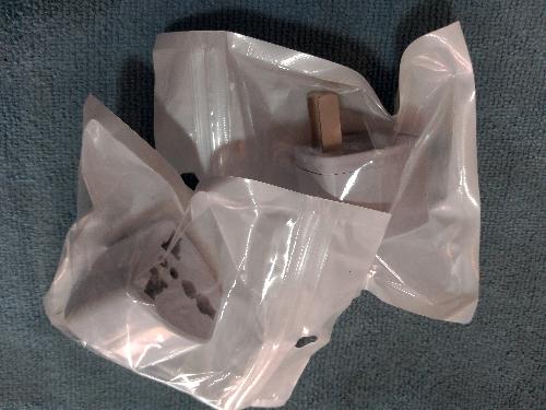 ADAPTADOR CLAVIJA CONVERTIDOR CORRIENTE VIAJE EU O2