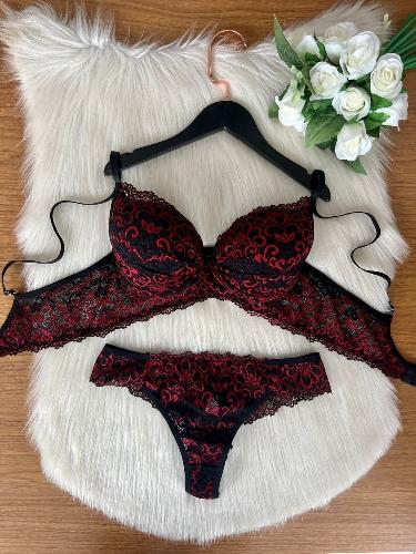 Conjunto de lingeries em renda Milena