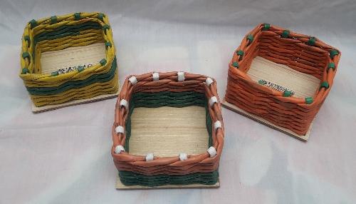 Canasta mini papel base madera.