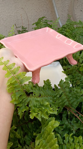 BANDEJA QUADRADA C/4 PÉS ROSA