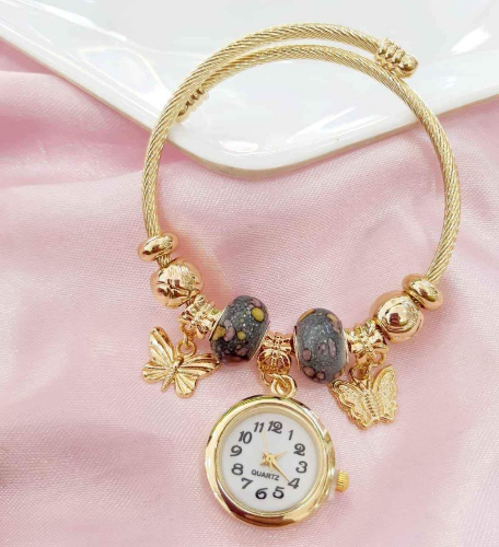 A PANDORA GRIS CON RELOJ