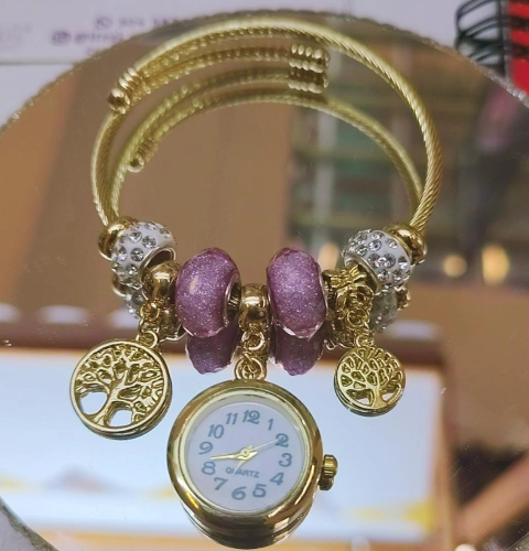 A PANDORA MORADO CON RELOJ