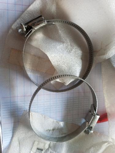 ABRAZADERA DE BASE DE CARBURADOR 